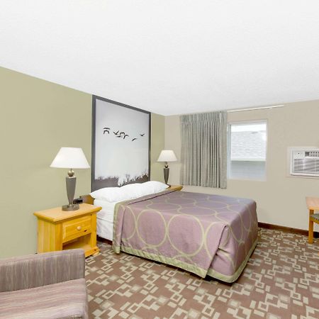 Super 8 by Wyndham Kearney Motel Bagian luar foto