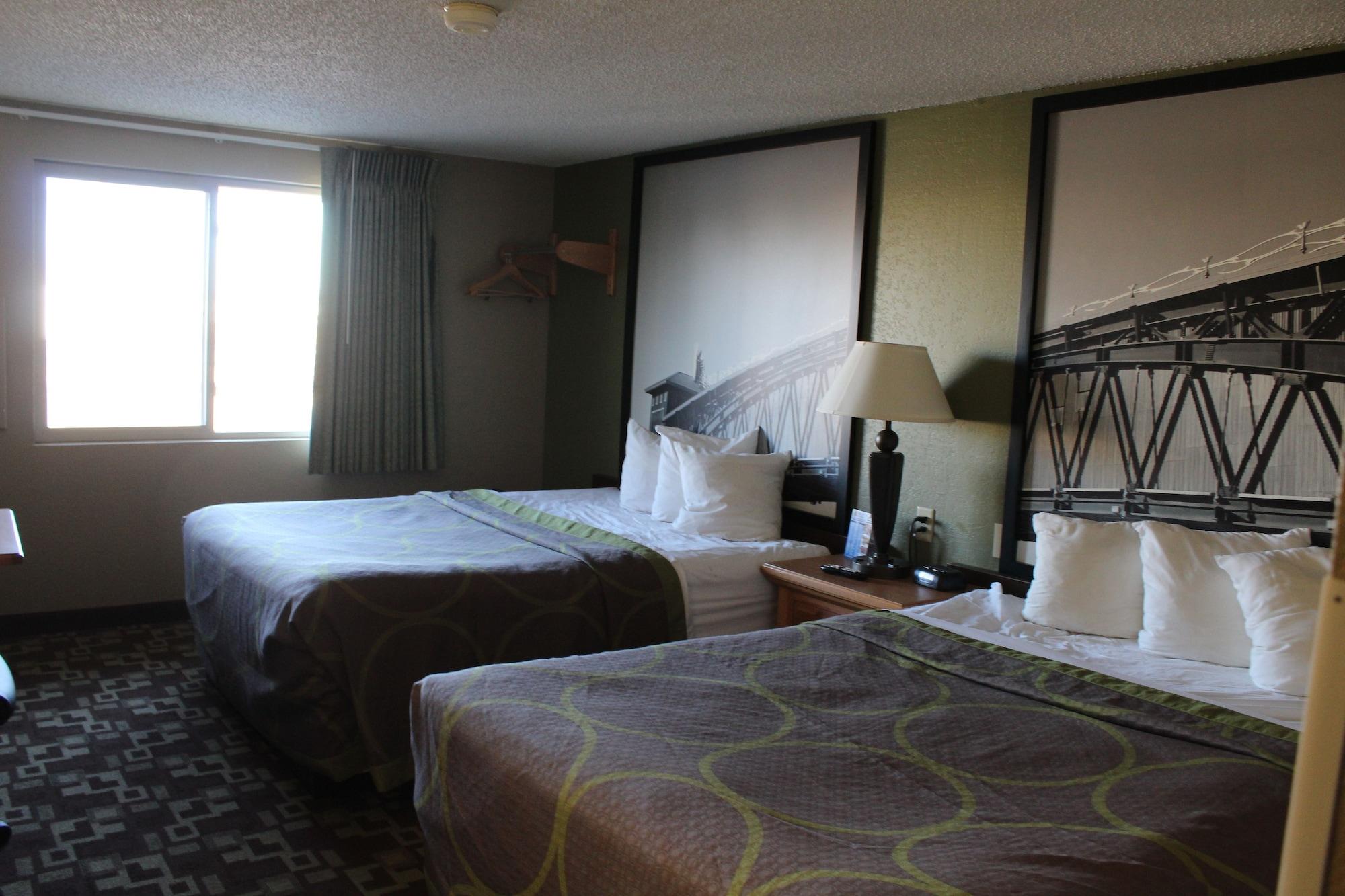 Super 8 by Wyndham Kearney Motel Bagian luar foto
