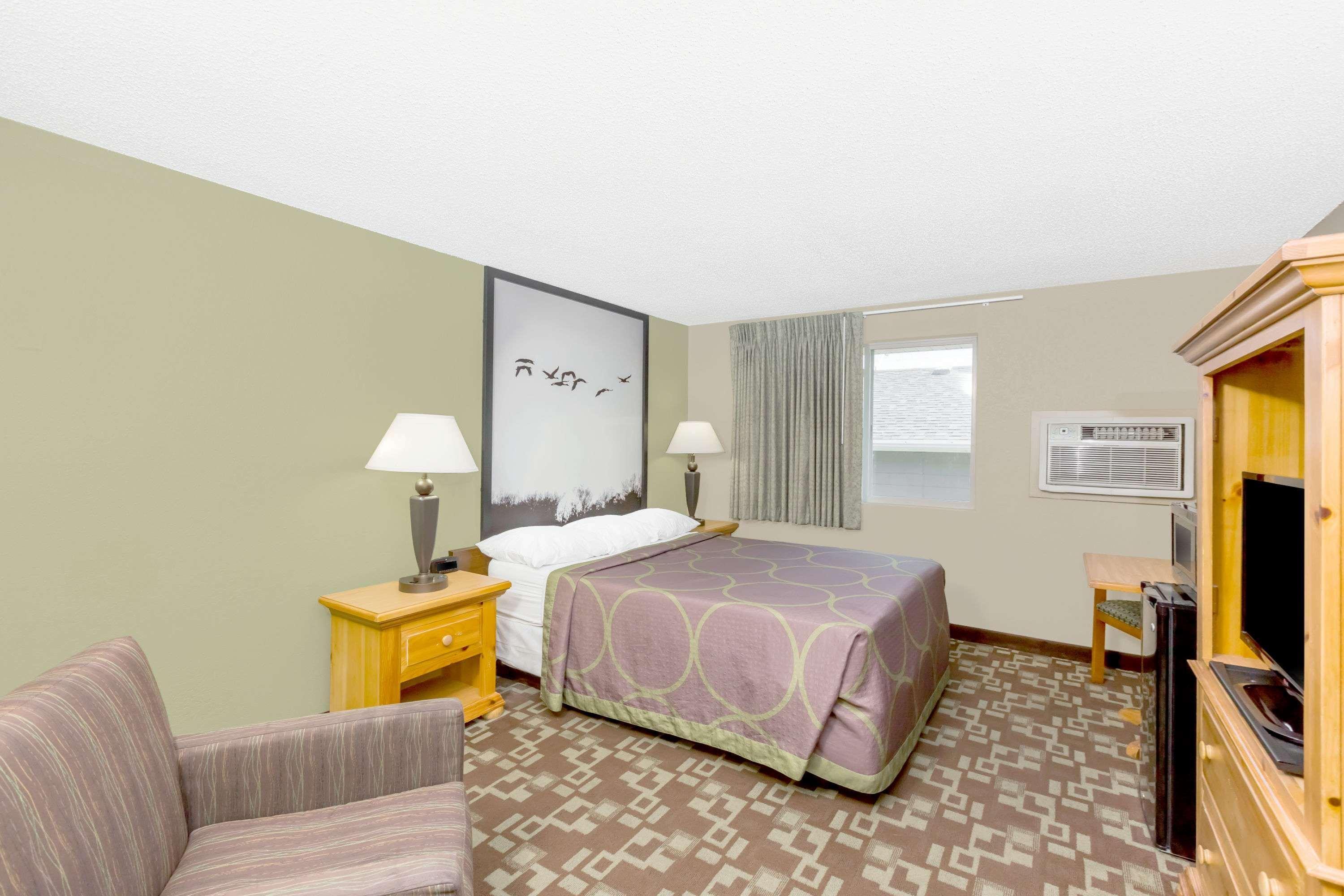 Super 8 by Wyndham Kearney Motel Bagian luar foto