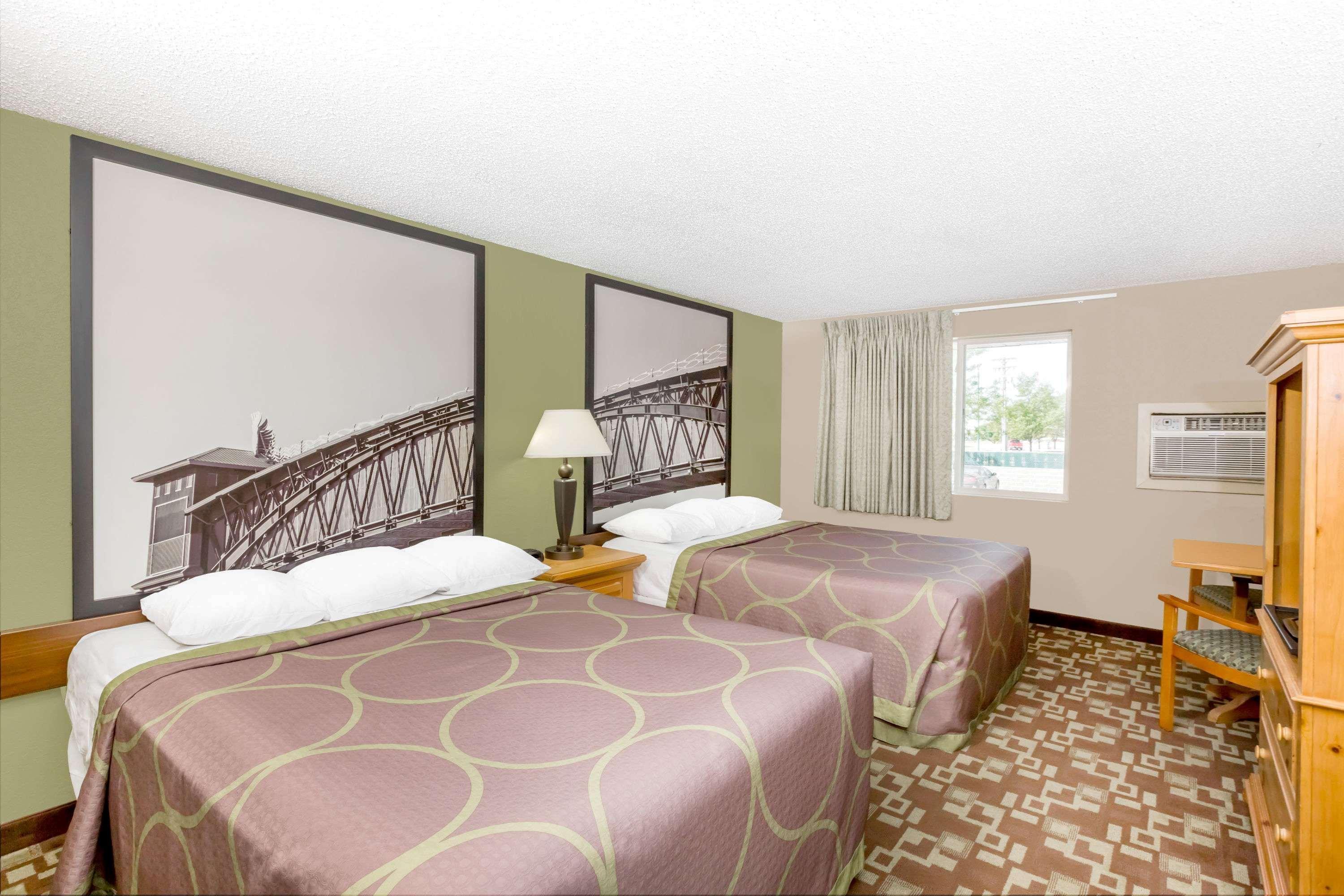 Super 8 by Wyndham Kearney Motel Bagian luar foto